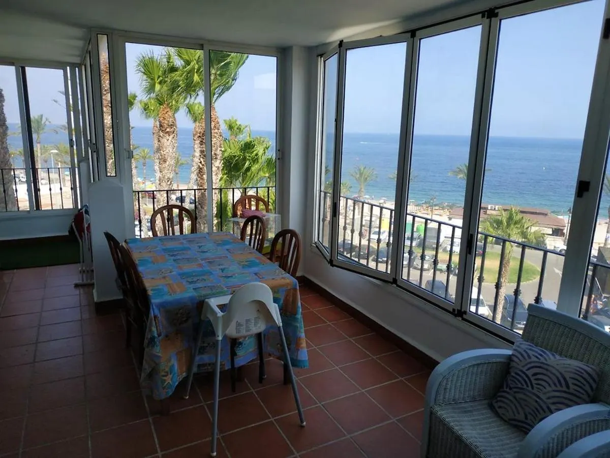 Seaside Retreat: Beachfront House with Pool in Roquetas De Mar 0*,