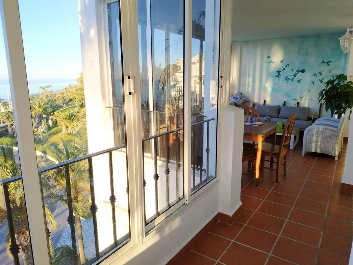 Seaside Retreat: Beachfront House with Pool in Roquetas De Mar Holiday home